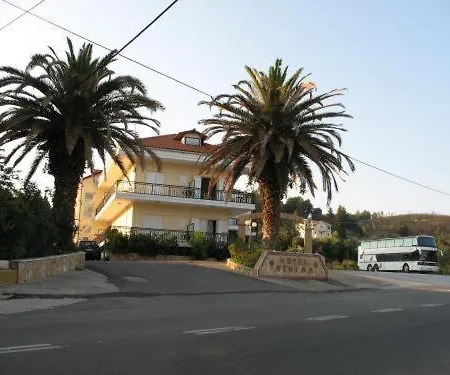 Hotell Athina Kréstena