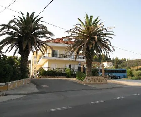 فندق Athina 3*