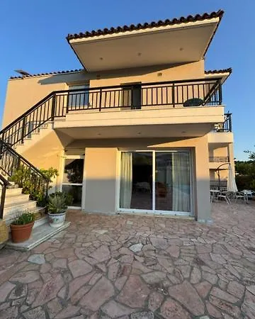 ホテル Athina Kréstena