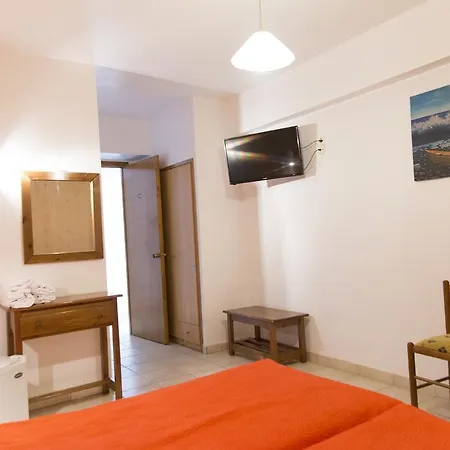 Hotell Athina Kréstena