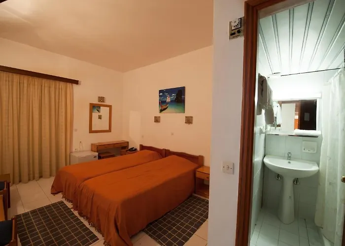 Athina 3*