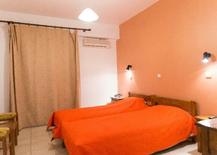 Отель Athina 3*